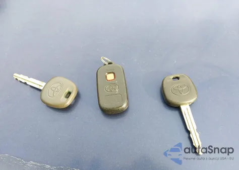 2005 Toyota Camry Xle z USA, uszkodzony, nr VIN 4T1BE30K85U059404